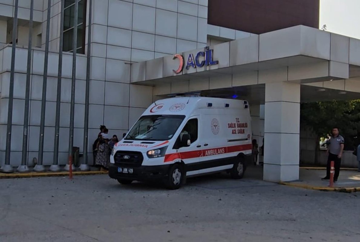 Havuza düşen çocuk boğulma tehlikesi geçirdi, doktorların müdahalesiyle kurtarıldı